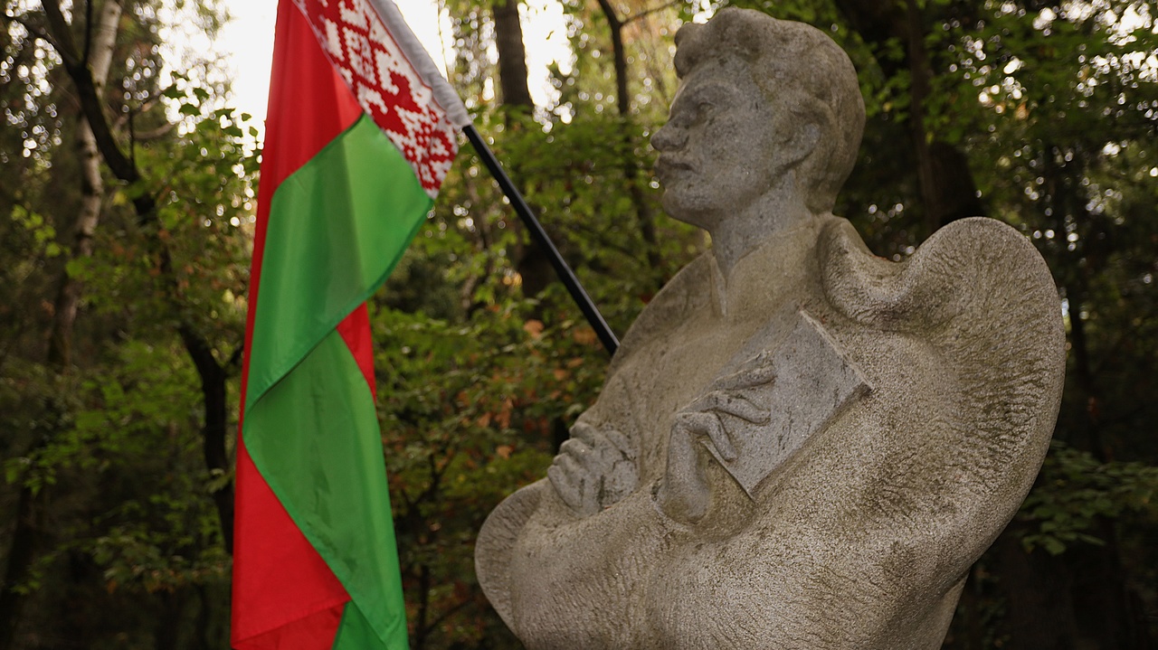Белорусы Крыма отметили День белорусской письменности молебном за мир в Белоруссии