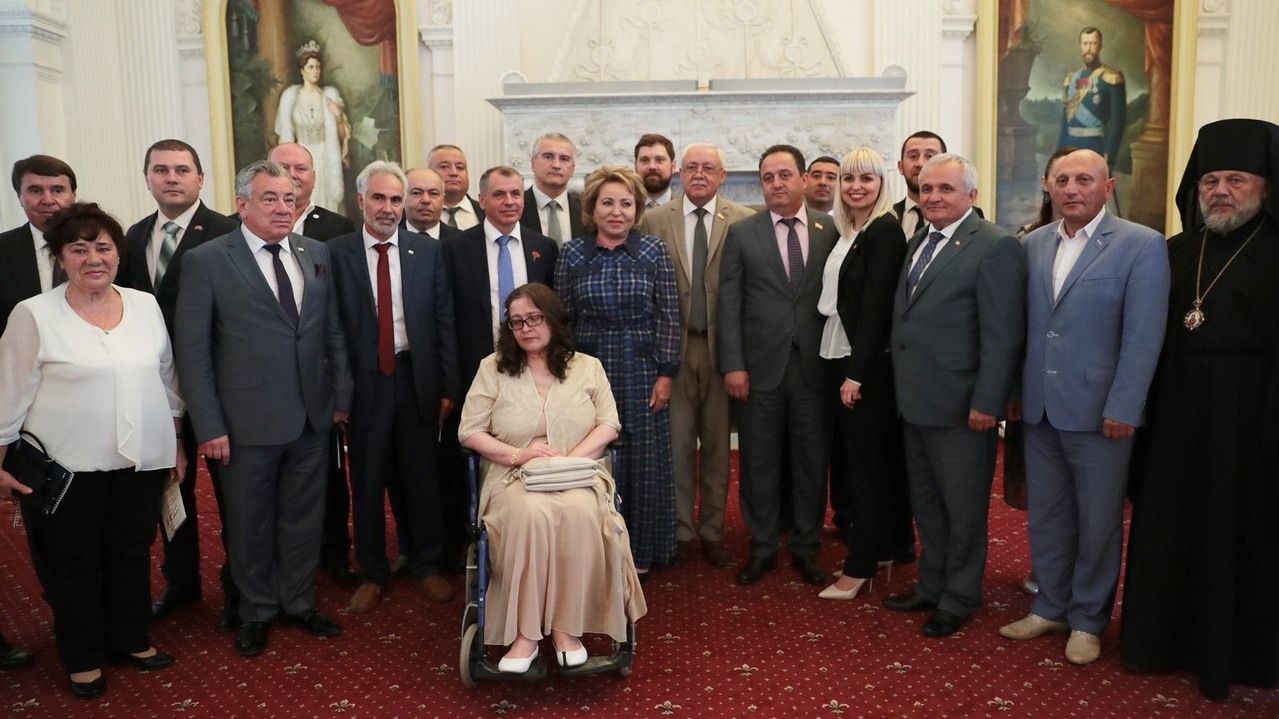 Валентина Матвієнко провела зустріч з представниками національно-культурних громадських організацій та релігійних об'єднань Криму