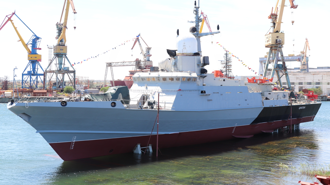 В Керчи торжественно спустили на воду корабль проекта «Каракурт»