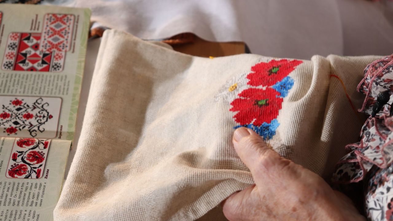Украинская народная вышивка в работах крымским мастериц