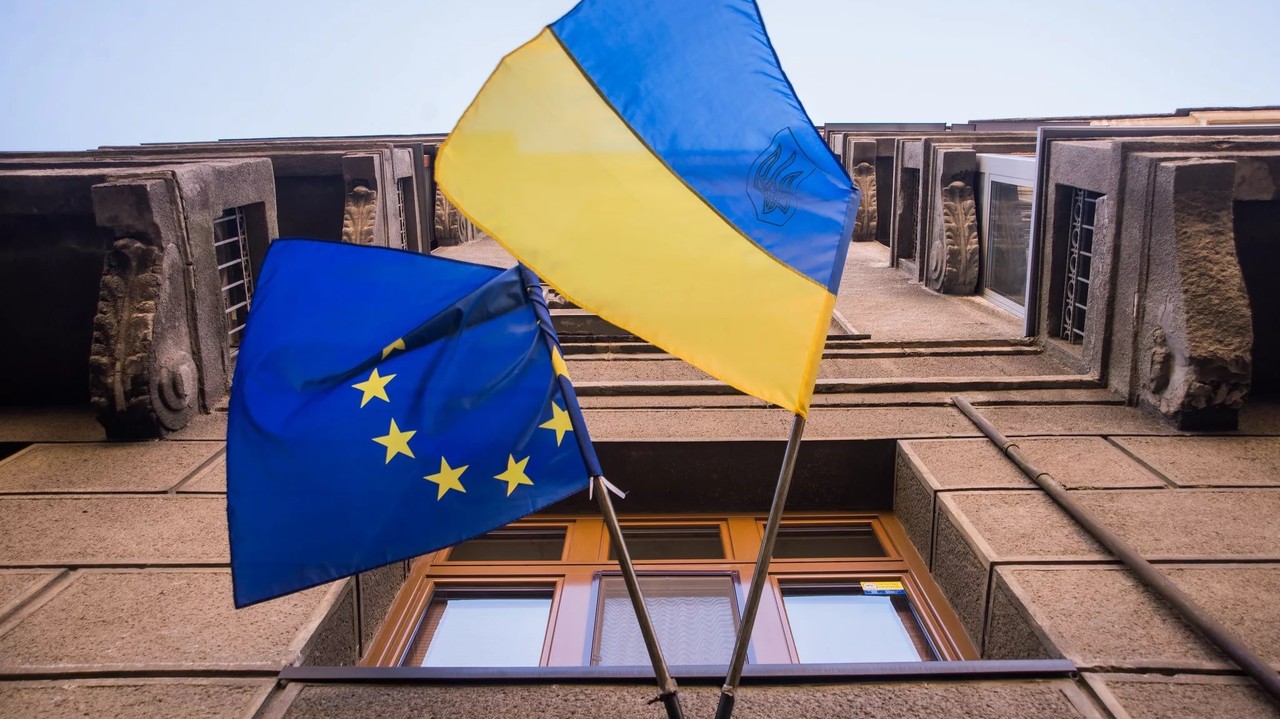 Украина в ожидании подачки от Байдена