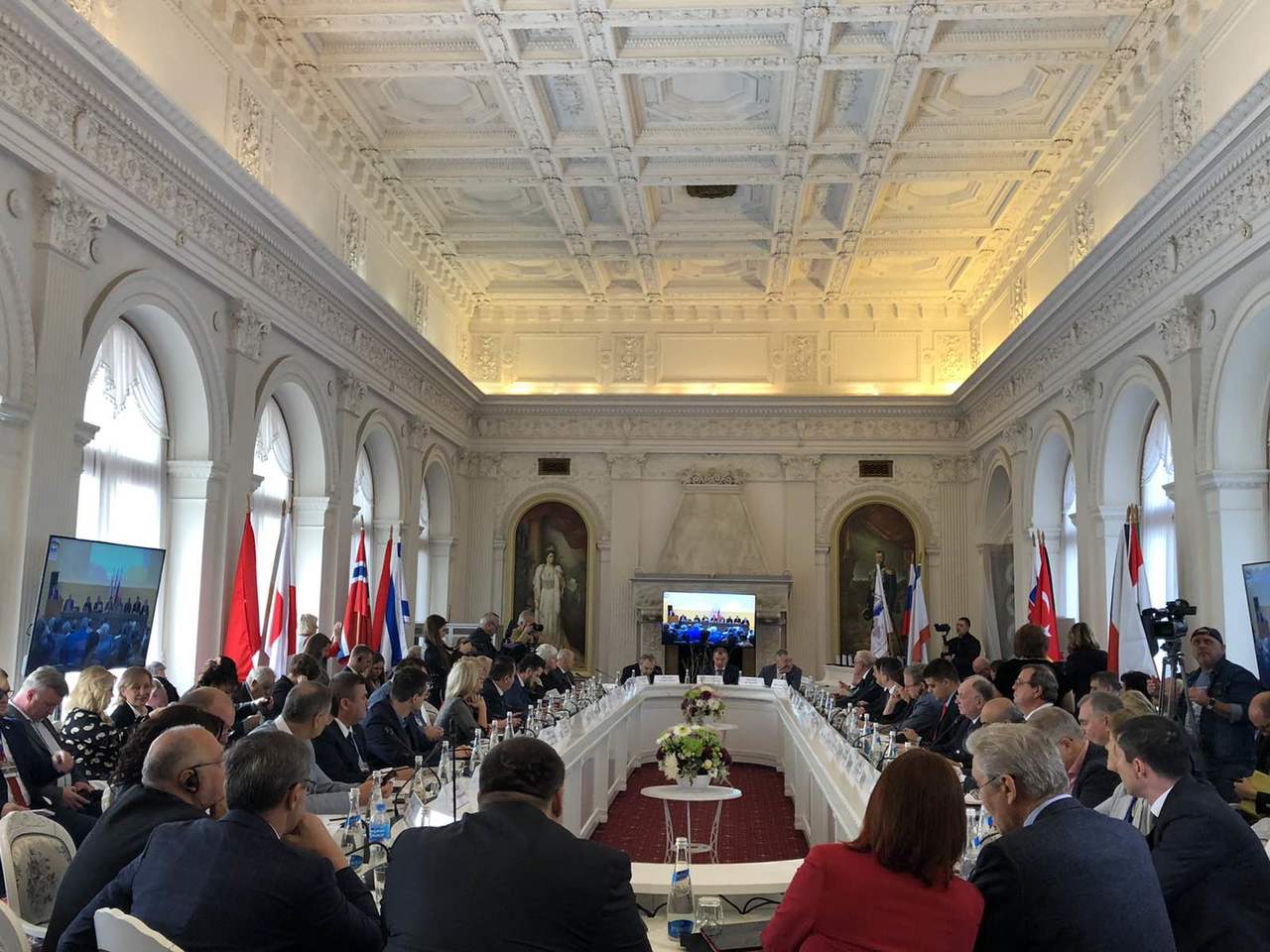 В Лівадії почалася V Міжнародна конференція "Крим в сучасному міжнародному контексті"