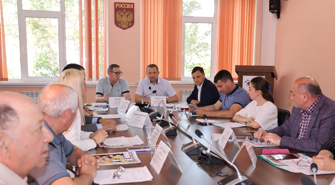 В Республике Крым прошло заседание Общественного совета при Госкомнаце Крыма