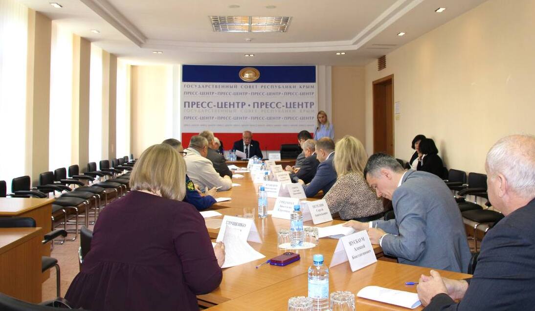 У кримському парламенті пройшло засідання Комітету з народної дипломатії та міжнаціональних відносин