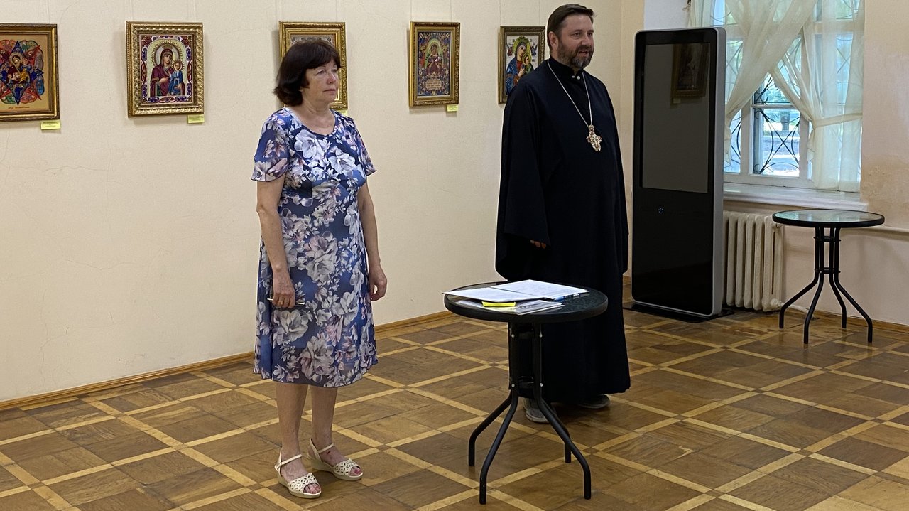 В Симферополе открылась выставка «Русь православная»