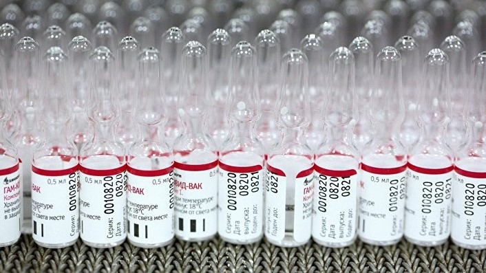 «Темна конячка»: Росія виграла змагання з розробки вакцин