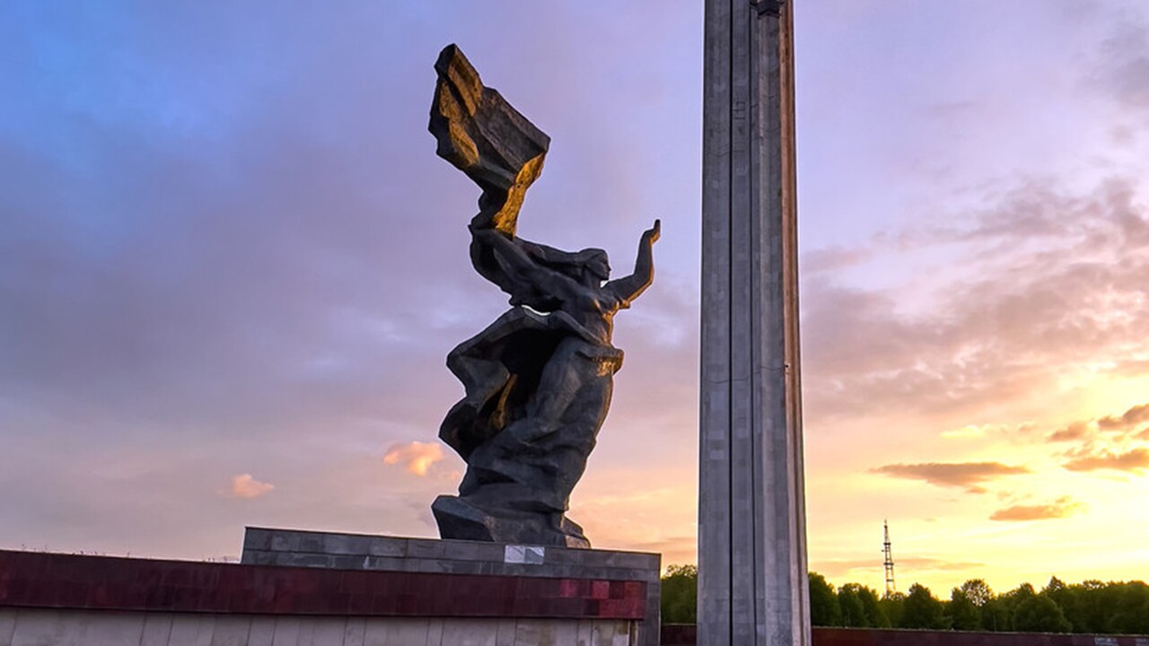 Как и почему в Прибалтике пытаются бороться с памятью о Великой Победе