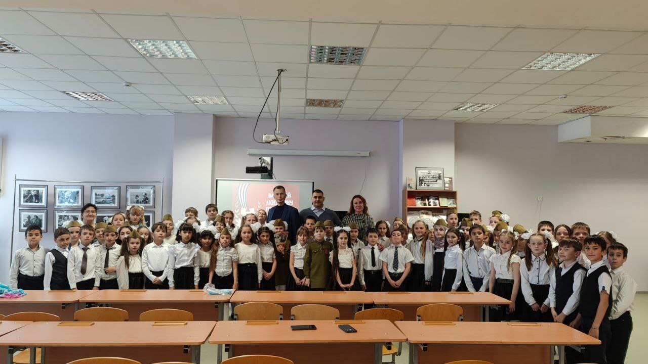 Члены РНКА «Украинская община Крыма» провели патриотический урок для учащихся крымской школы