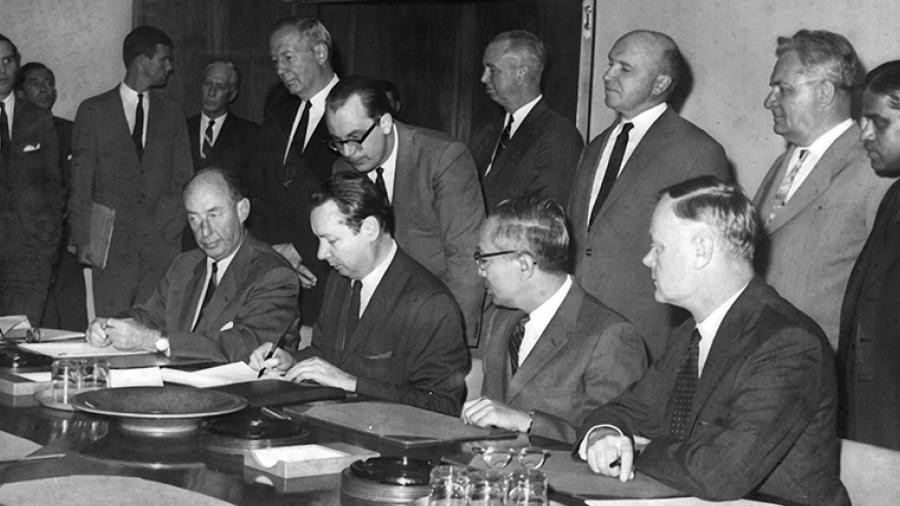 США и СССР 52 года назад подписали главный ядерный договор