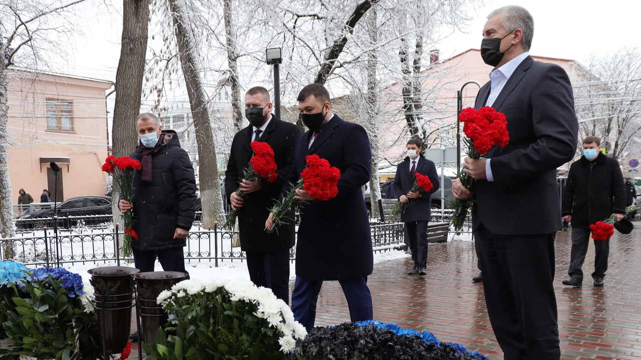 К 368-летию Переяславской рады в Крым прибыли делегации из Донбасса