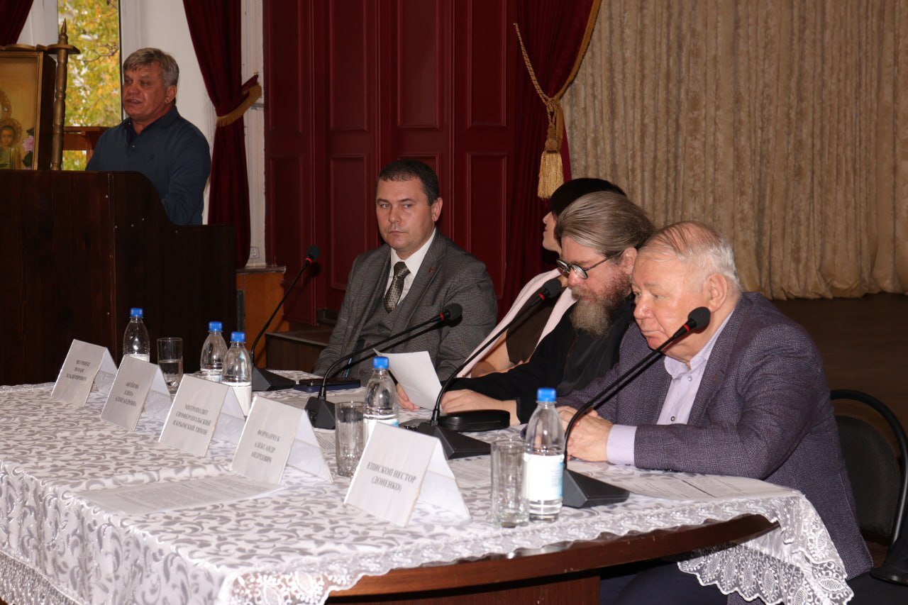 У Сімферополі вперше відбулося засідання комісії Громадської палати Криму з главою Кримської митрополії