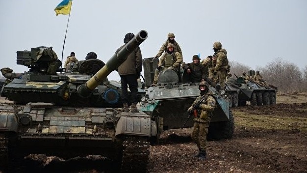 Зачем Киев перебрасывает войска на Донбасс?